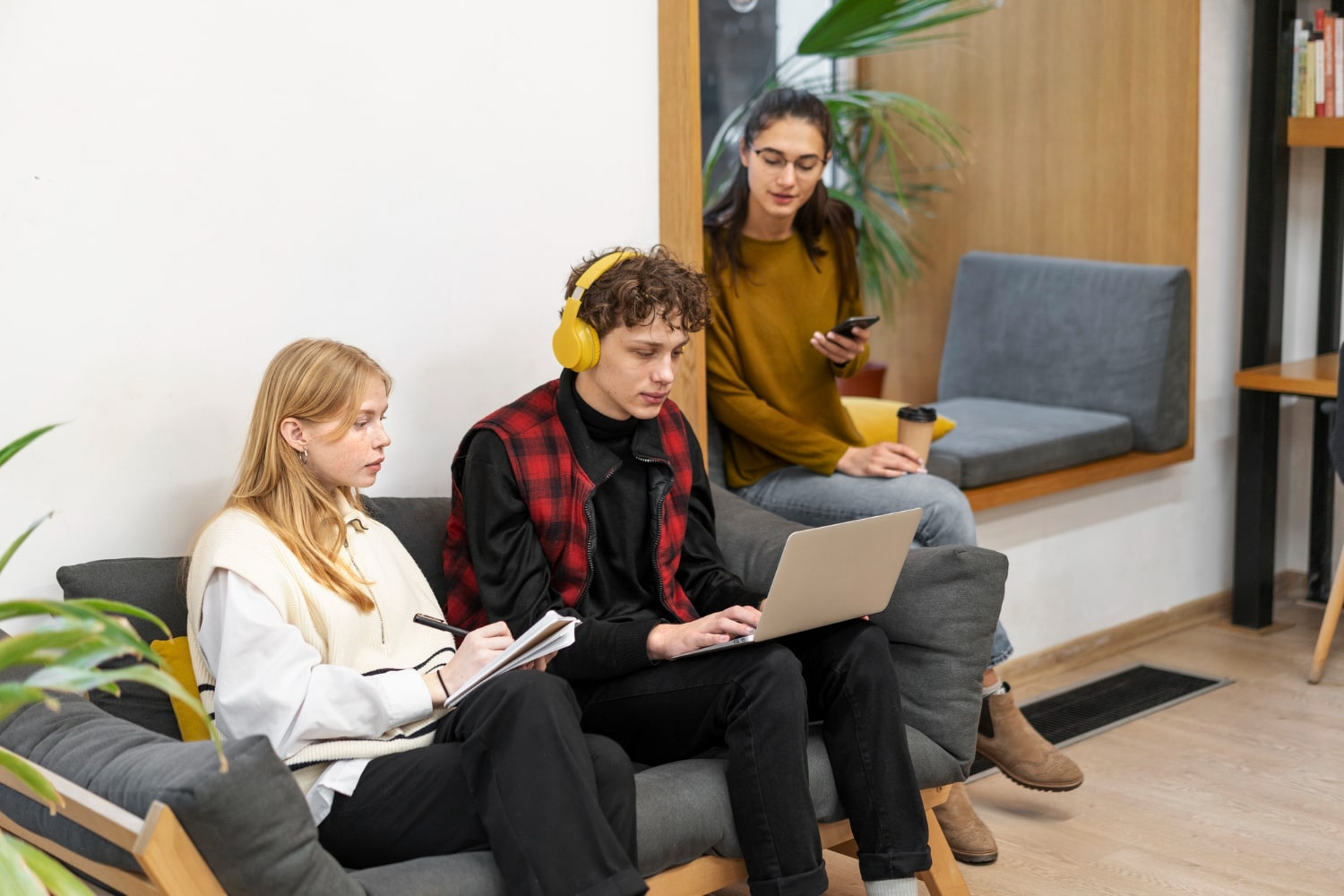 E-learning Facilitating Group Study